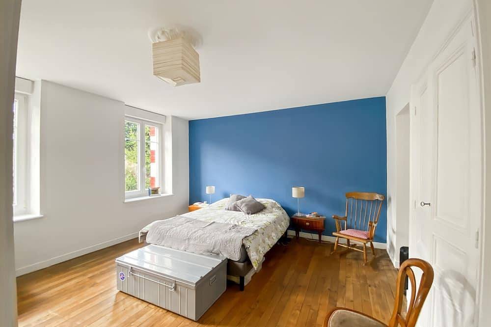 Casa familiar renovada 14 plazas a 10 min de playas, aparcamiento y wifi in Quéven, Côte des Mégalithes