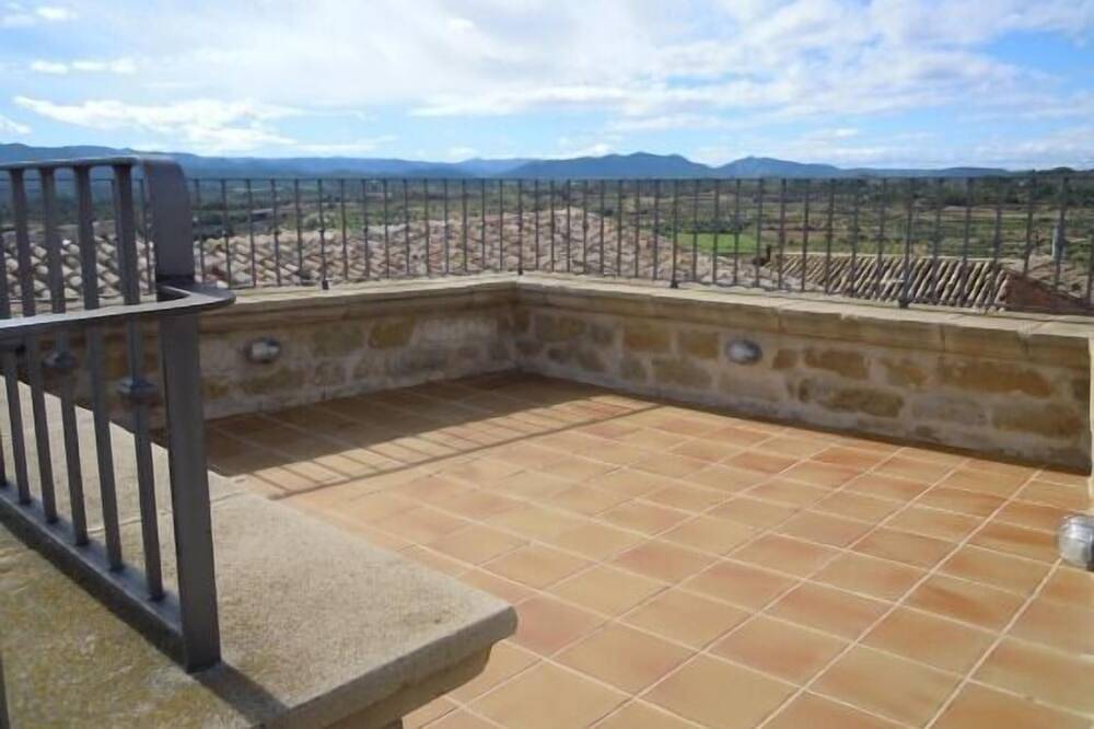 Self catering Ca Domenech for 9 people in Cretas, Teruel Region