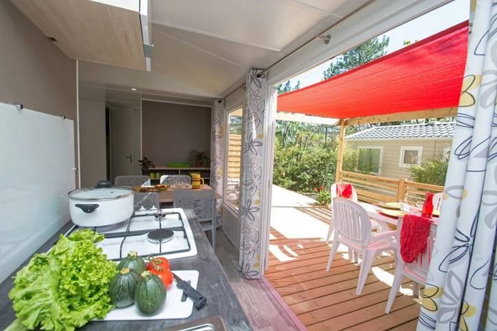 Mobil home pour 6 personnes, avec jacuzzi et bassin pour enfant à Saignon - 4