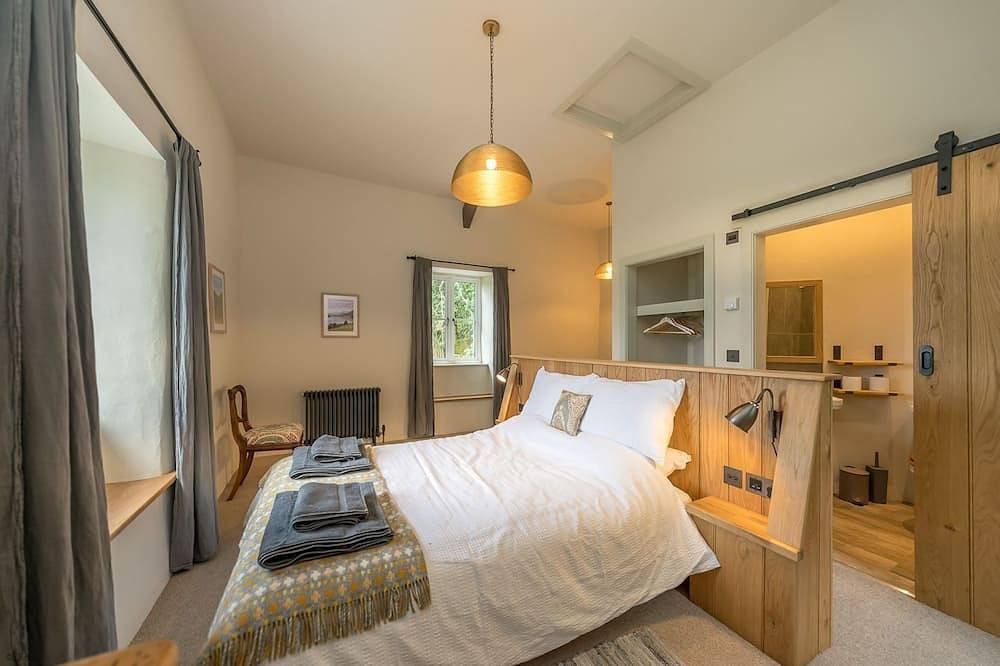 Romantic One Bedroom Cottage In The Hills Above Dolgellau | Deer-Park-Lodge in Snowdonia