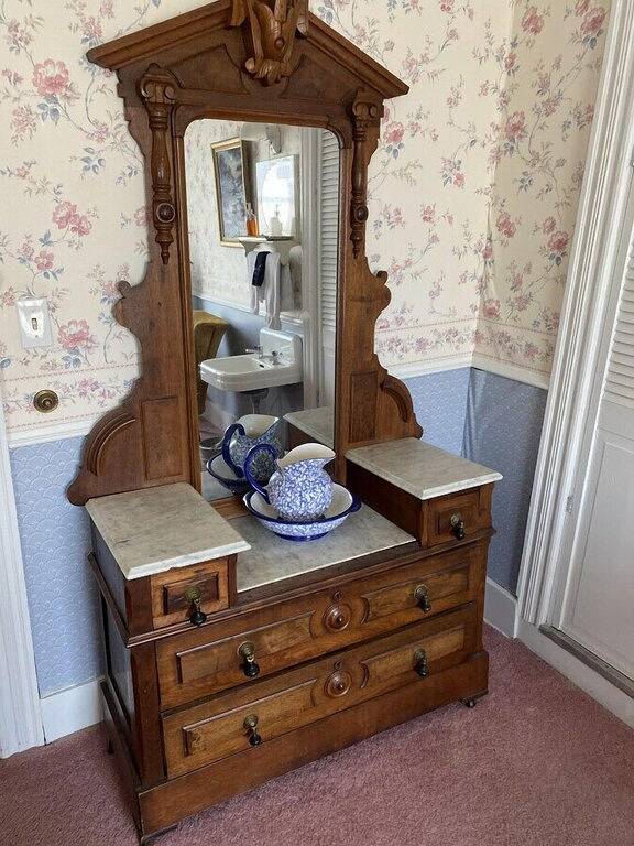 Ah #5 · Ah #5 Queen Suite w/Shower in Wabasha, Wabasha County