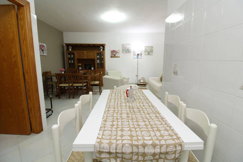 Appartamento intero, Holiday House Camelia 600 meters from the beach in La Caletta, San Giovanni Nuoro