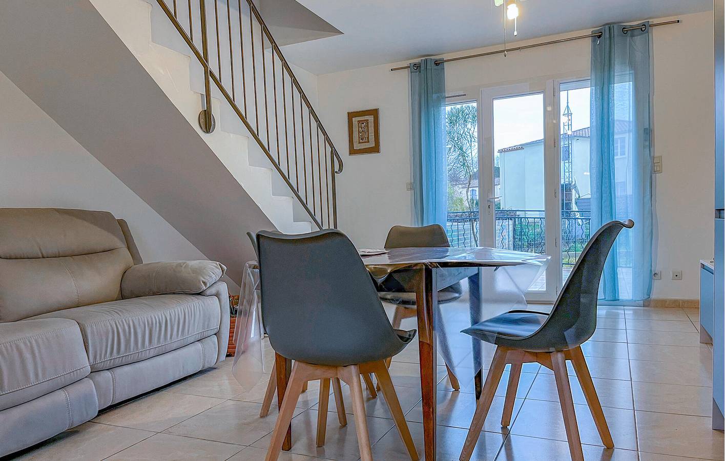 Modern appartement met AC & parkeerplaats, 2.5km van Générac in Beauvoisin, Nimes en omgeving