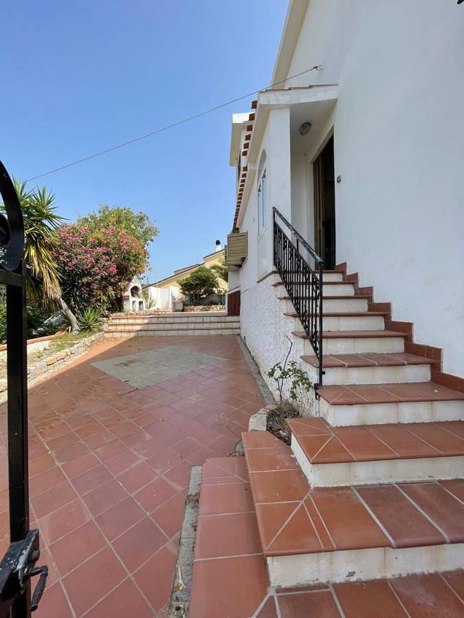 Ferienhaus für 2 Personen, mit Balkon und Terrasse sowie Garten und Ausblick in Santa Maria Navarrese - 2