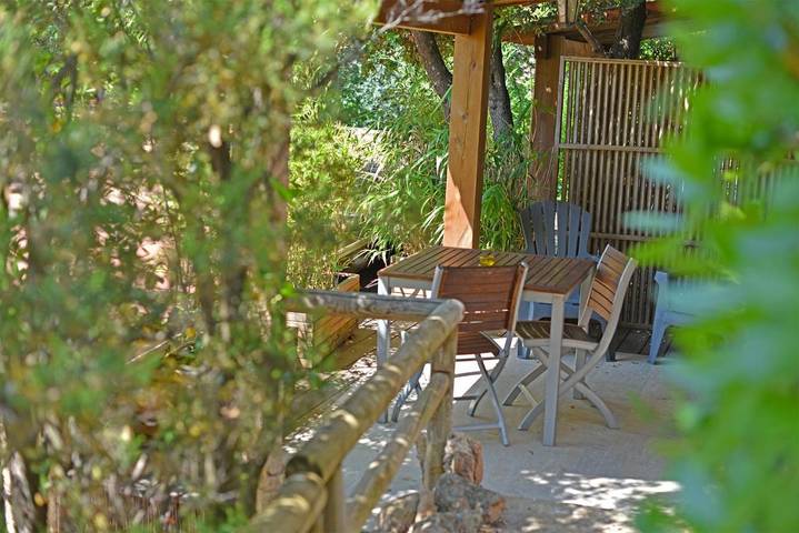 Parc de vacances pour 2 personnes, avec jardin ainsi que vue et piscine en Corse - 2