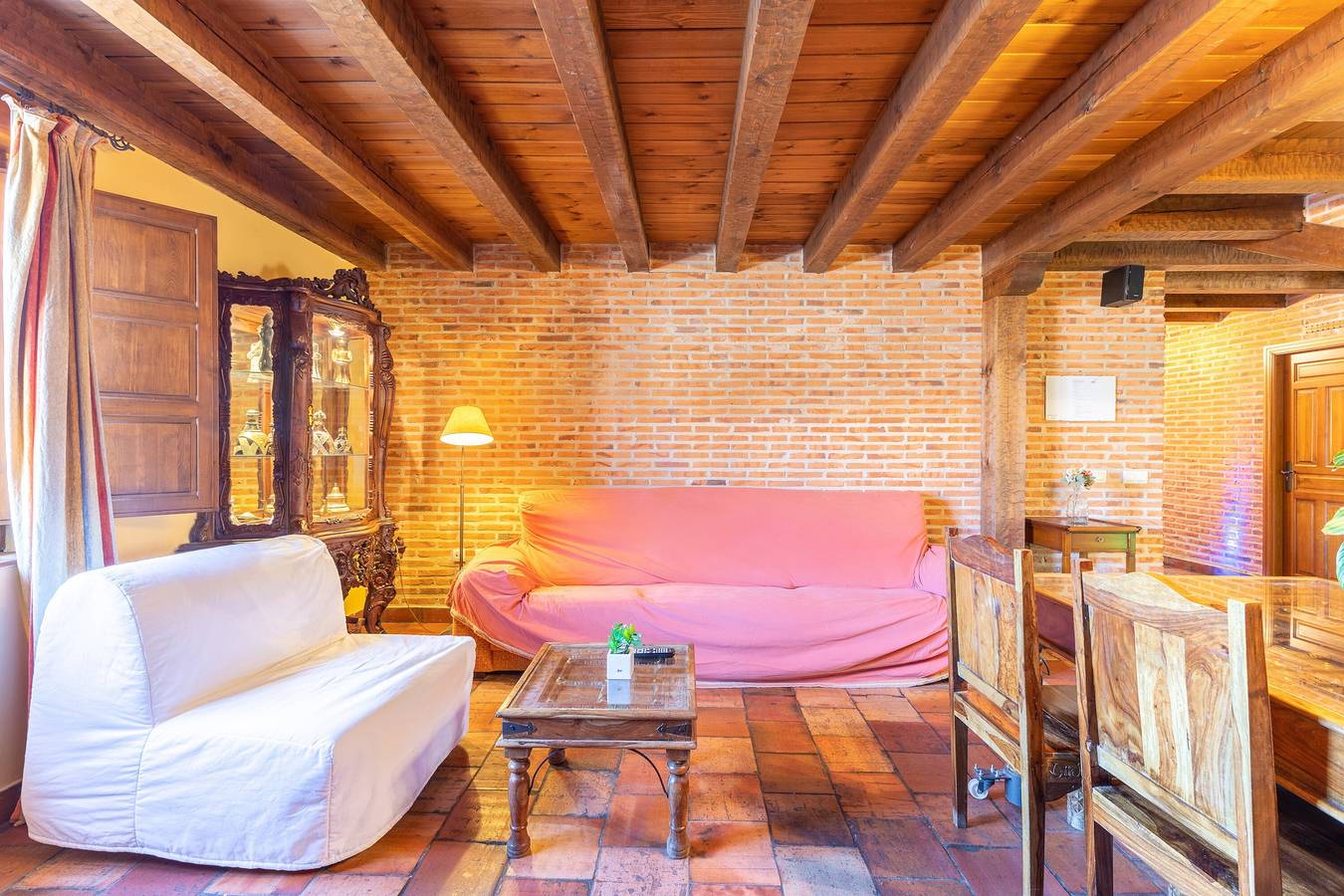 Casa di campagna 'La Tarja 2' con giardino privato e Wi-Fi in Martín Miguel, Provincia di Segovia