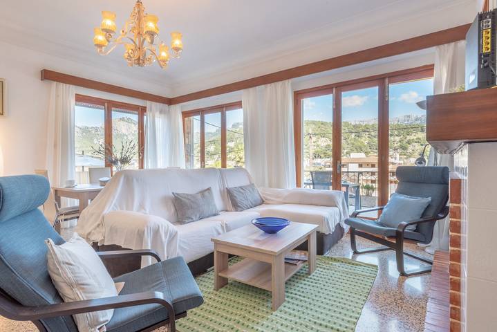 Apartamento entero, Precioso apartamento frente al mar con Wi-Fi y aire acondicionado in Puerto de Sóller, Sóller
