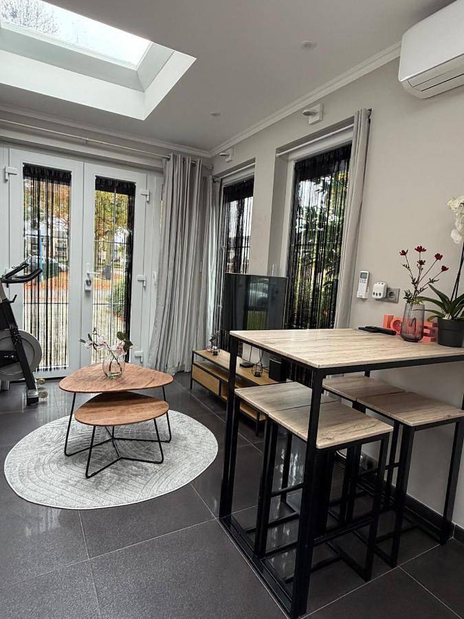 Vakantieappartement voor 3 personen, with Balkon and Terras as well as Uitzicht in Veldhoven