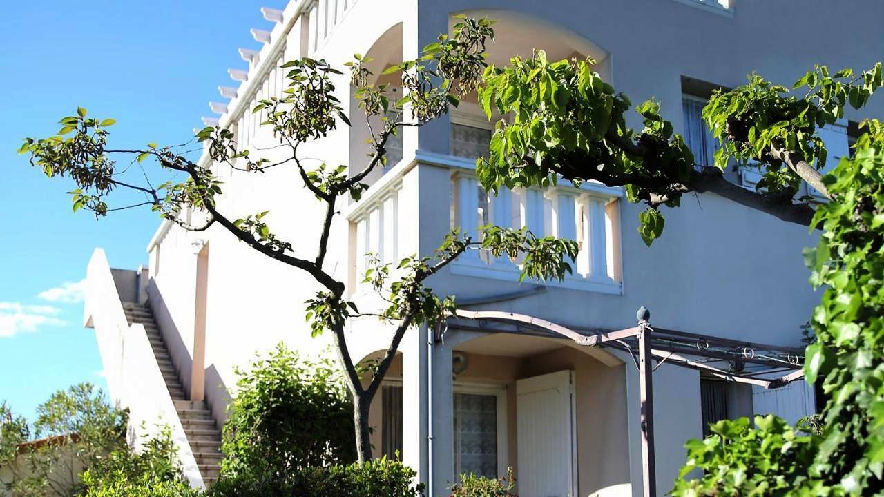 Appartement entier, One-Bedroom Apartment in Allègre-les-Fumades, Région d'Alès