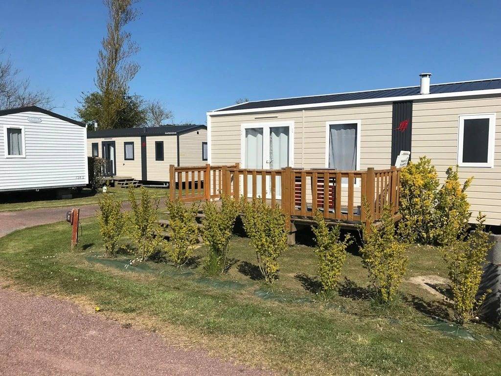 Zecamping 4* 500m plage piscine couverte mobil-home Tv Bbq 32m2 in Quettehou, Cherbourg und Umgebung