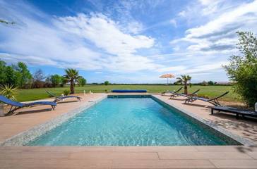 Location de vacances pour 10 personnes, avec jardin et jacuzzi, animaux acceptés à Arles