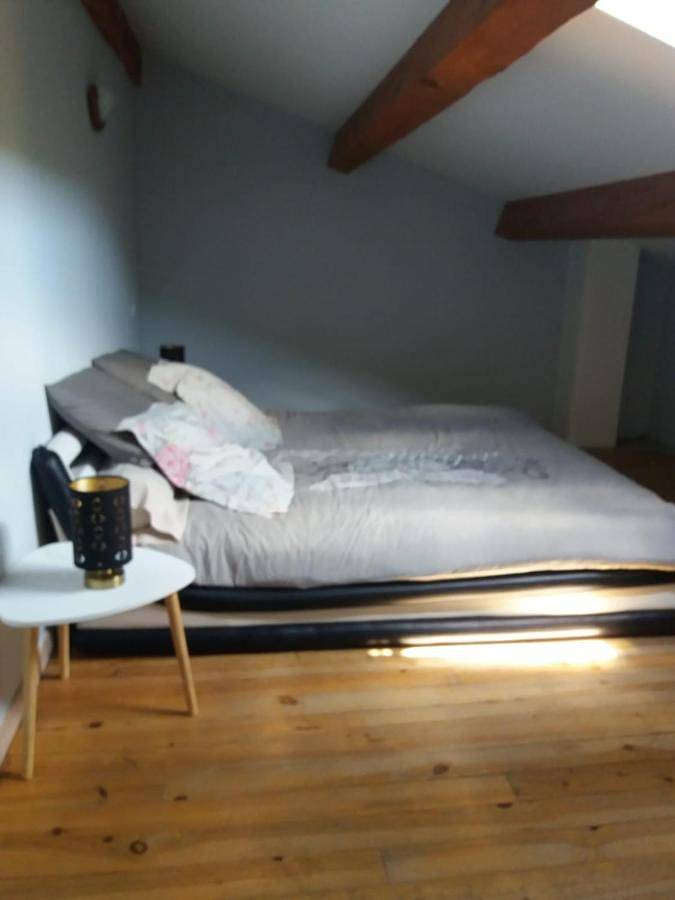 Appartement entier, Two-Bedroom Apartment in Vergèze, Côte méditerranéenne (France)