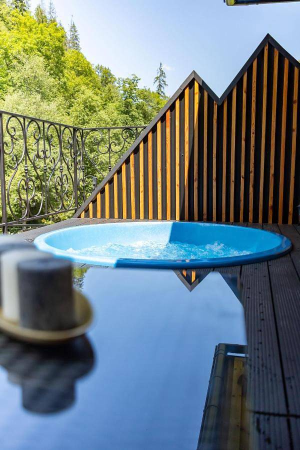 Dom dla 4 osób, z sauna i jacuzzi oraz ogród w Poronin