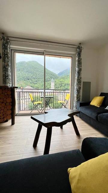 Location de vacances pour 8 personnes, avec balcon et vue à Luzenac