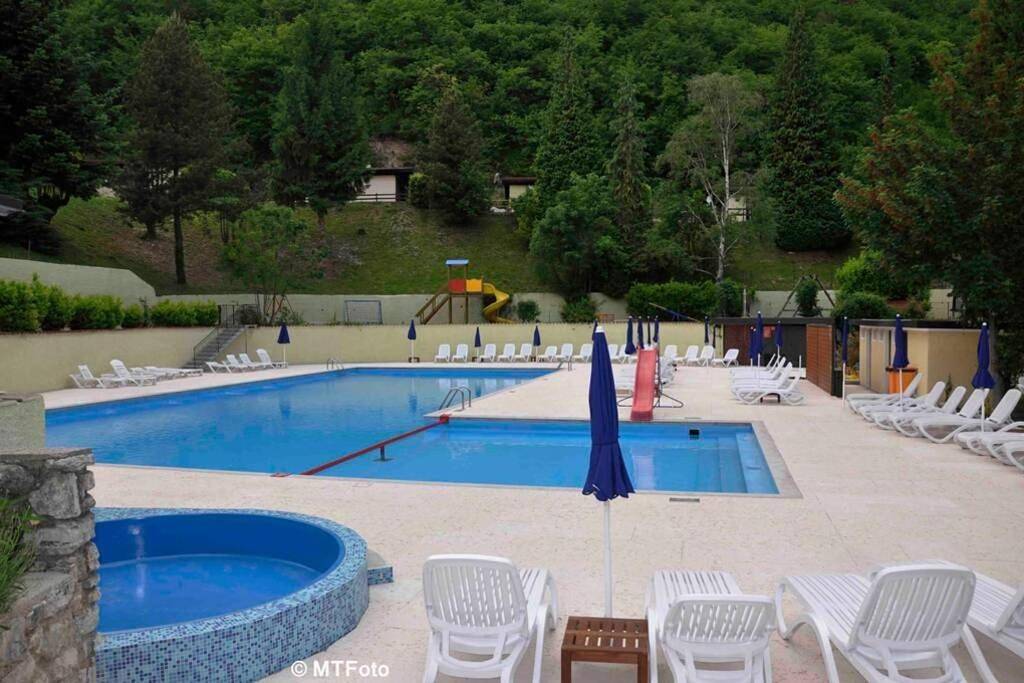 Bungalow Sonnensee mit phantastischem Fernblick in Tignale, Gardasee-Berge