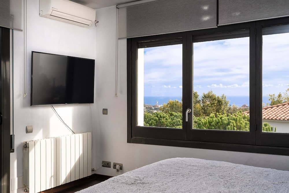 Costa Maresme, Barcelona ★Casa  Burriac, Sunny, Spacious with private & Pool in Cabrils, Costa del Maresme