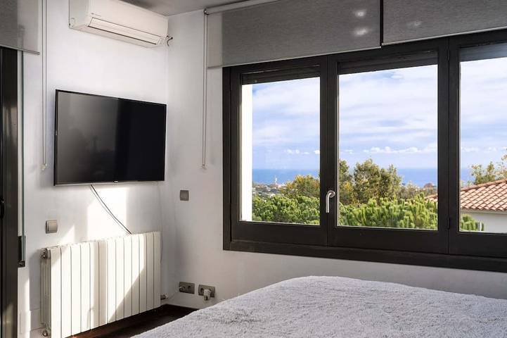 Maison Stylée avec Terrasse & Petite Piscine | Maresme in Cabrils, Costa del Maresme