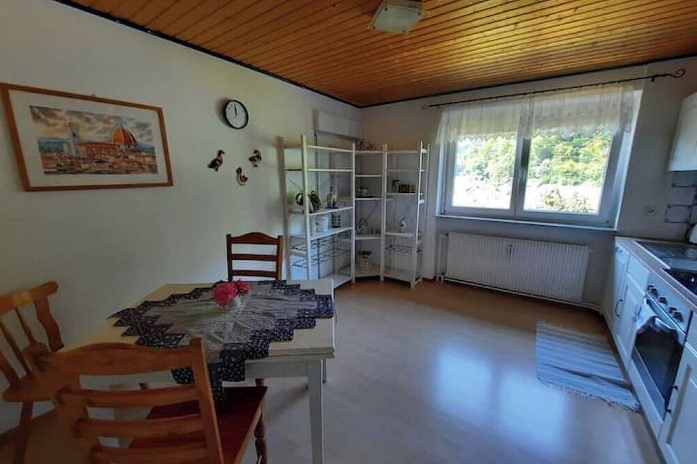 Apartamento inteiro, Charming country-style living, on the edge of the forest and close to the Swiss border in Rheinfelden, Floresta Negra do Sul
