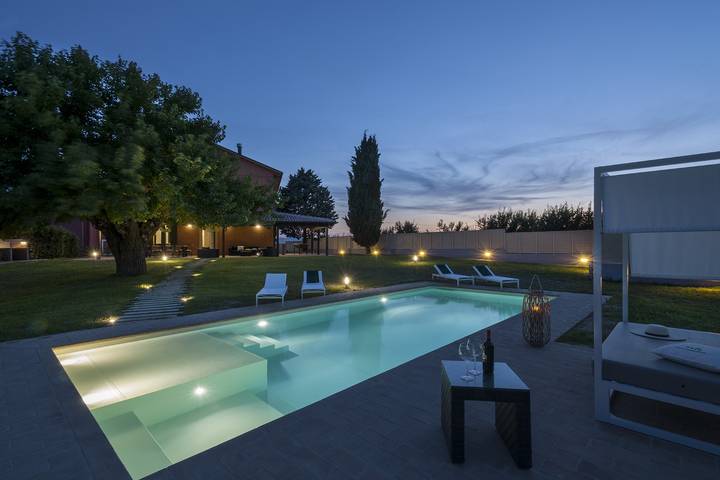 Villa für 10 Personen, mit Garten - 1