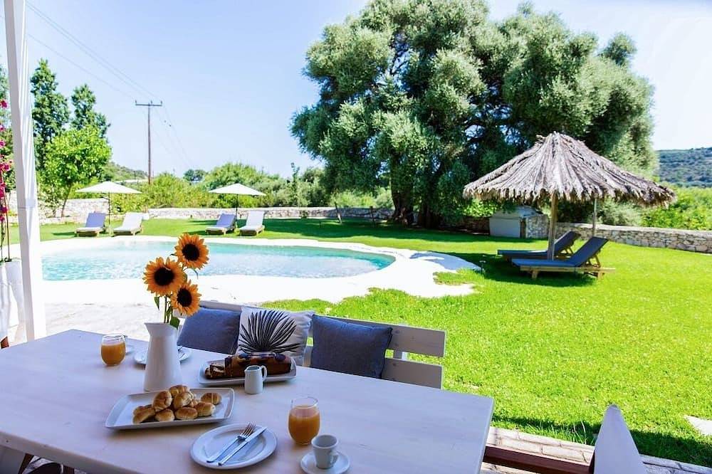  Peacefully Villa beside beside the green Valley of Platanias in Platanias, Region de Chania