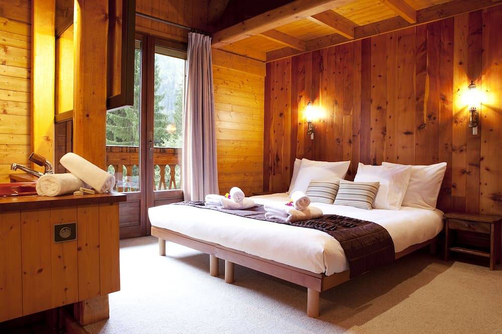 Traditional Winter Wonderland Retreat - im privaten Nationalpark Wald gelegen in Argentière, Chamonix