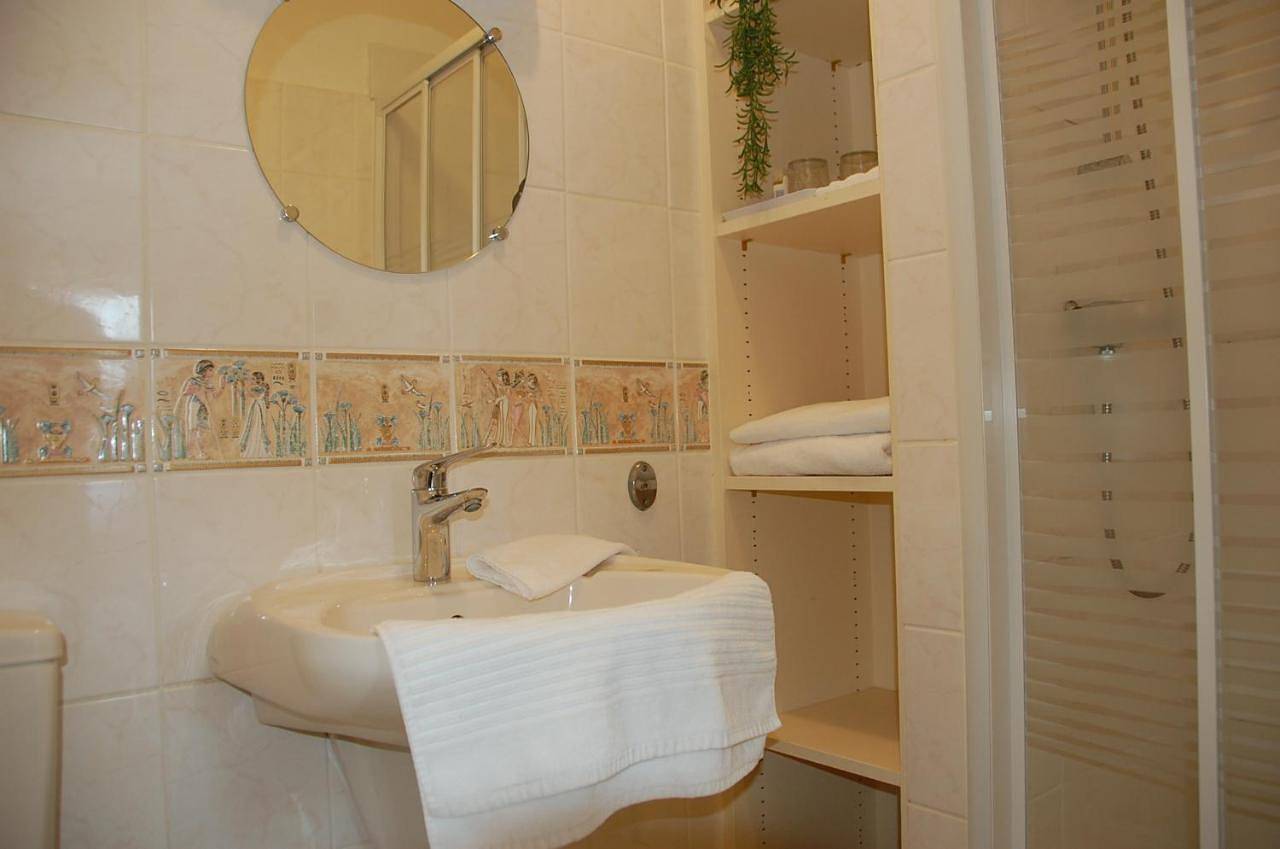 Double or Twin Room in Bourbon-Lancy, Région de Charolles