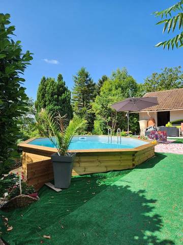 Gîte pour 15 personnes, avec vue ainsi que piscine et jardin à Bonne