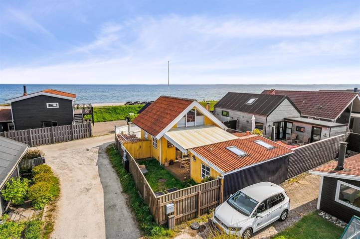 Ferieudlejning for 4 personer, med terrasse i Hasmark Strand