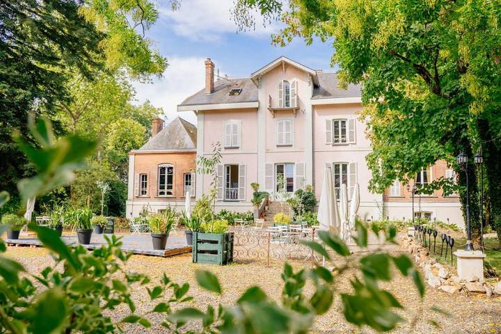 Maison d’hôte pour 4 personnes, avec Terrasse et Jacuzzi ainsi que Jardin et Sauna dans Chemillé-en-Anjou