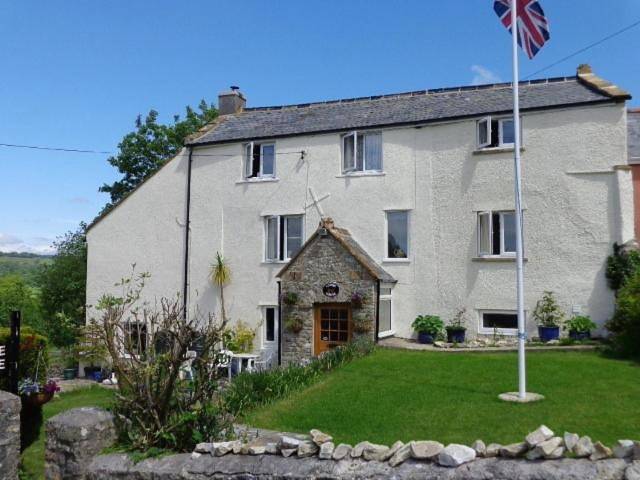 Lodge House B&B in Buckland St Mary, Somerset