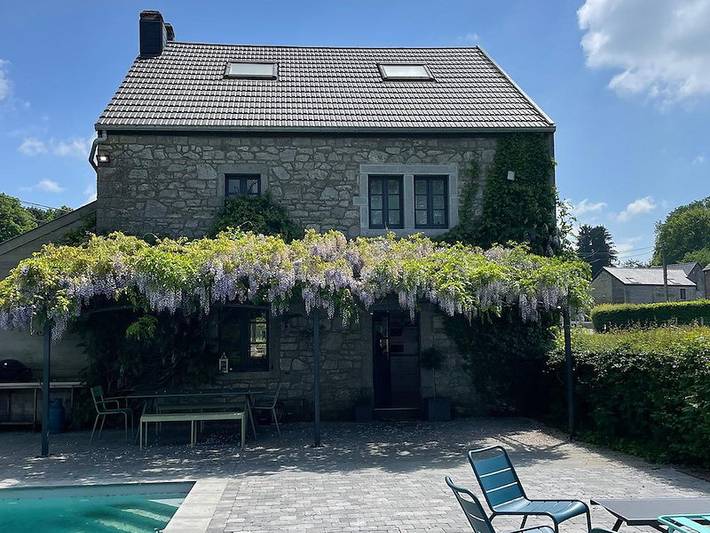Vakantiehuis voor 8 personen, with Balkon/Terras and Terras as well as Tuin and Zwembad in Durbuy
