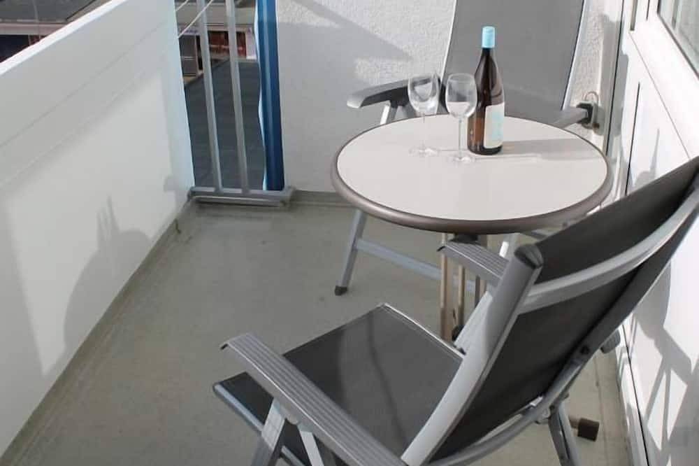 Zentrale 2-Raum-Ferienwohnung mit Balkon & Stadtblick — Bild 2
