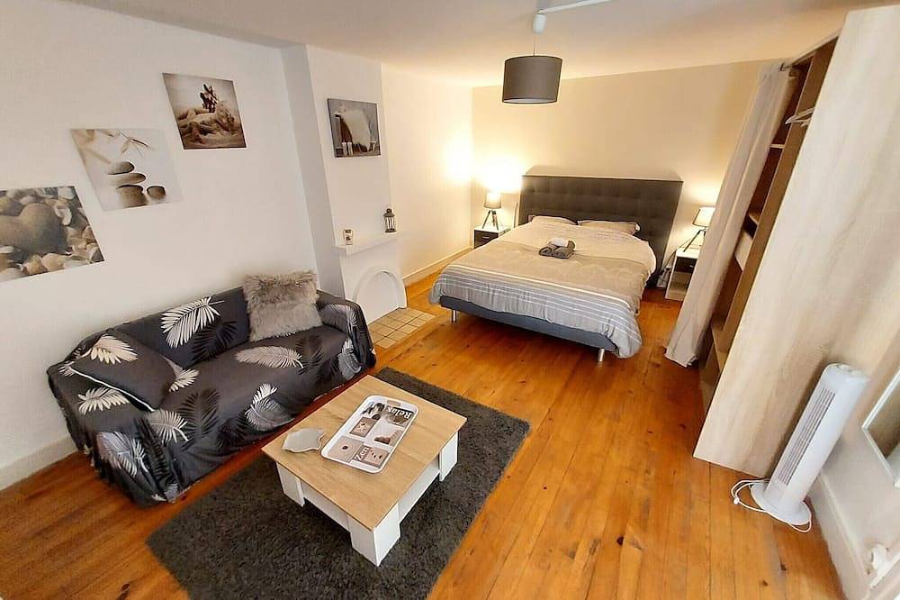 ★ Charming 3 bedroom house ★ Near train station ★ Wifi ★ in Agén, Región de Agen