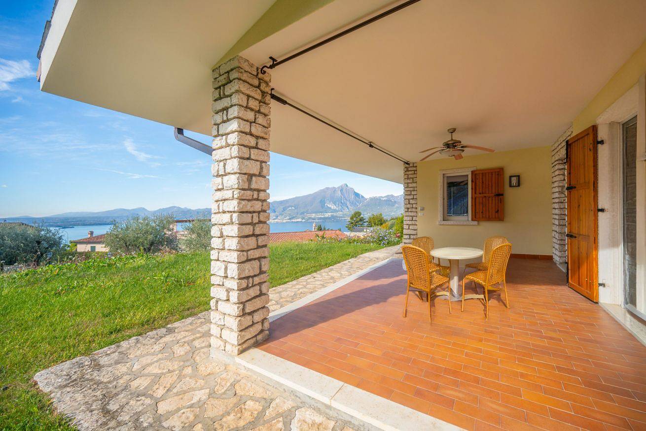 Apartmentsgarda - Albisano Sky House in Torri del Benaco, Gardasee-Berge