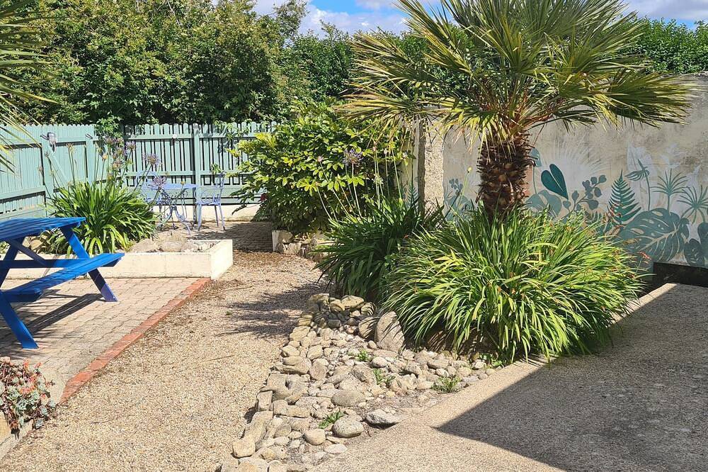 Petite Maison Proche Bourg et à 4km des Plages de Sable Blanc in Cléder, Ceinture Dorée