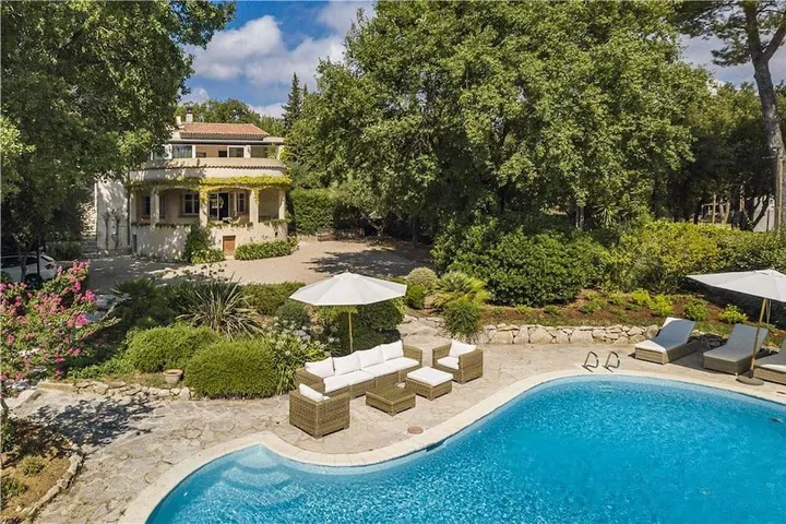 Chalet para 8 personas, con vistas y jardín además de balcón y piscina - 1