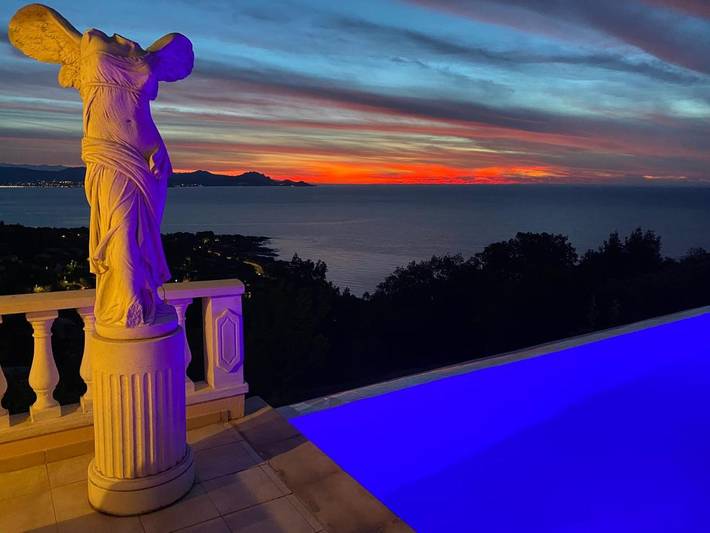 Maison d’hôte pour 2 personnes, avec vue ainsi que jardin et piscine, animaux acceptés à Roquebrune-sur-Argens - 2