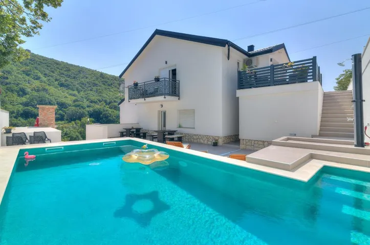 Ferienwohnung für 3 Personen, mit Pool und Terrasse sowie Whirlpool - 1