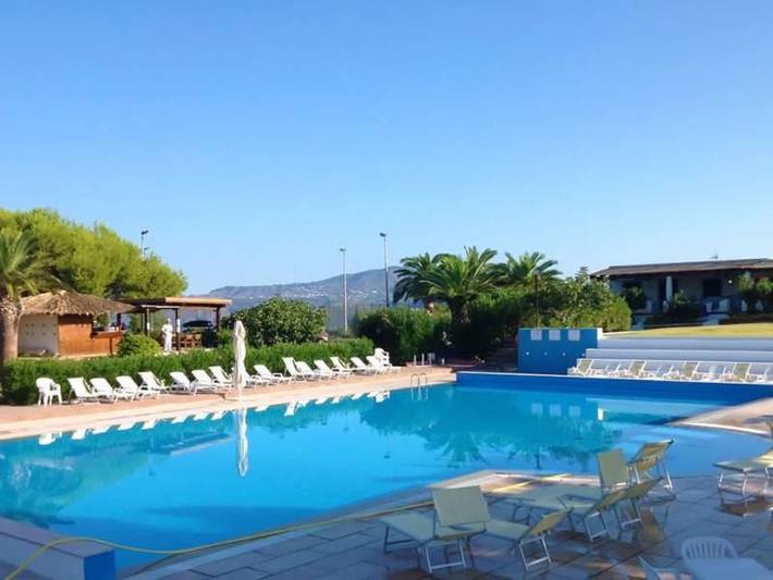 Ferienhaus für 4 Personen, mit Pool und Terrasse sowie Garten - 1