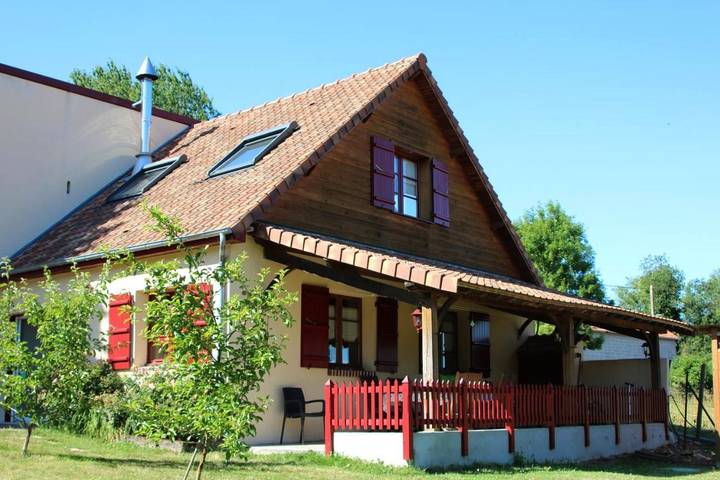 Location de vacances pour 5 personnes, avec Terrasse ainsi que Jardin et Vue à Oneux