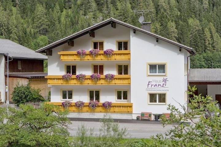 Gîte pour 2 personnes, avec vue à Steeg