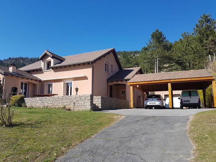Location de vacances pour 8 personnes, avec vue et jardin ainsi que sauna et piscine à Saint-Bauzile - 4