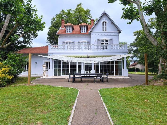 Apartamento de vacaciones para 16 personas, con piscina y jardín - 1