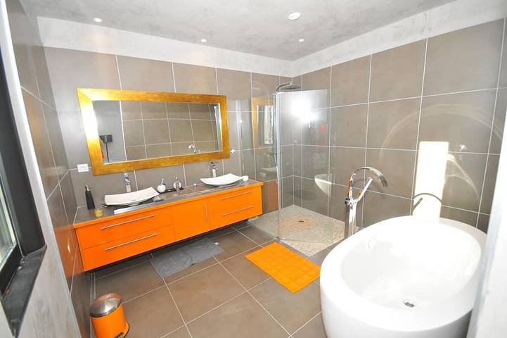 Riad pour 12 personnes, avec piscine ainsi que jardin et terrasse à Marsillargues - 4