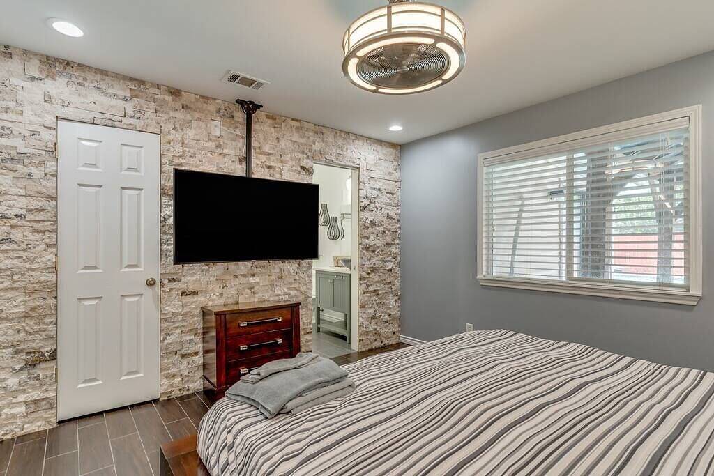 Serene 5Br/2B Home with Pool, Hot Tub & Fire Pit in Irving, Dallas County