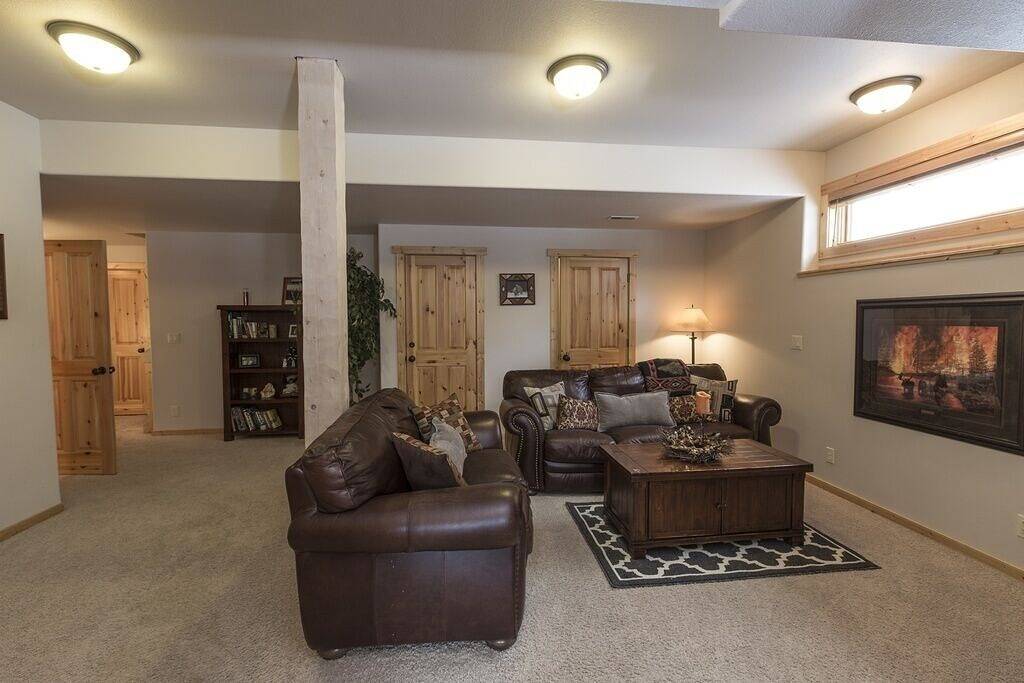 Moose Run 353 ist ein außergewöhnliches Reihenhaus mit 4 Schlafzimmern und direktem Zugang zu den Skipisten. in Glacier-Nationalpark