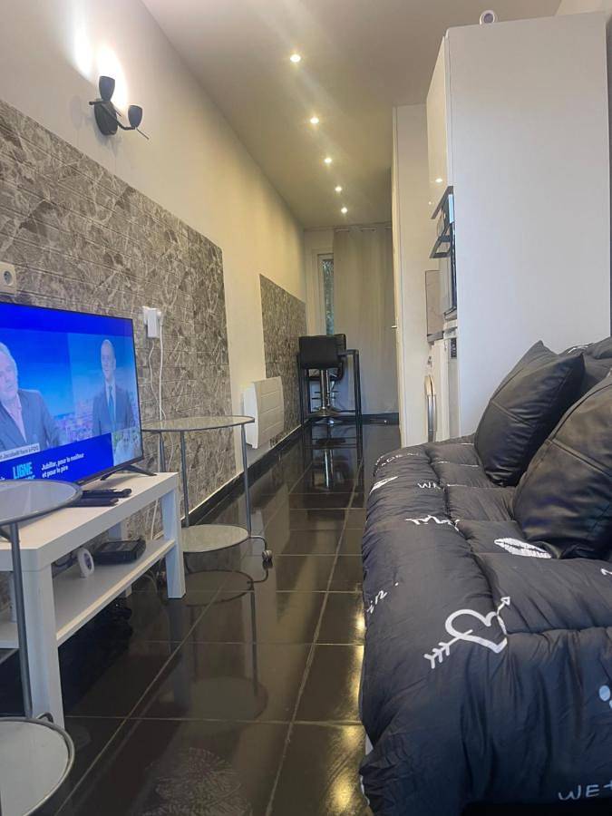 Gîte pour 2 personnes, avec jardin à Villeneuve-le-Roi - 4