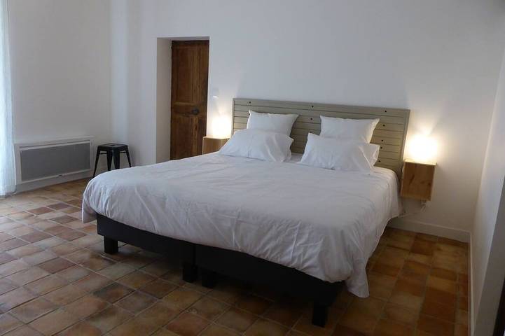 Gîte pour 10 personnes, avec jardin et terrasse à Saint-Jean-de-Maruéjols-et-Avéjan - 3