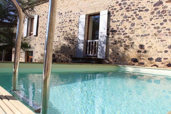 Location de vacances pour 6 personnes, avec jardin à Mazeyrolles