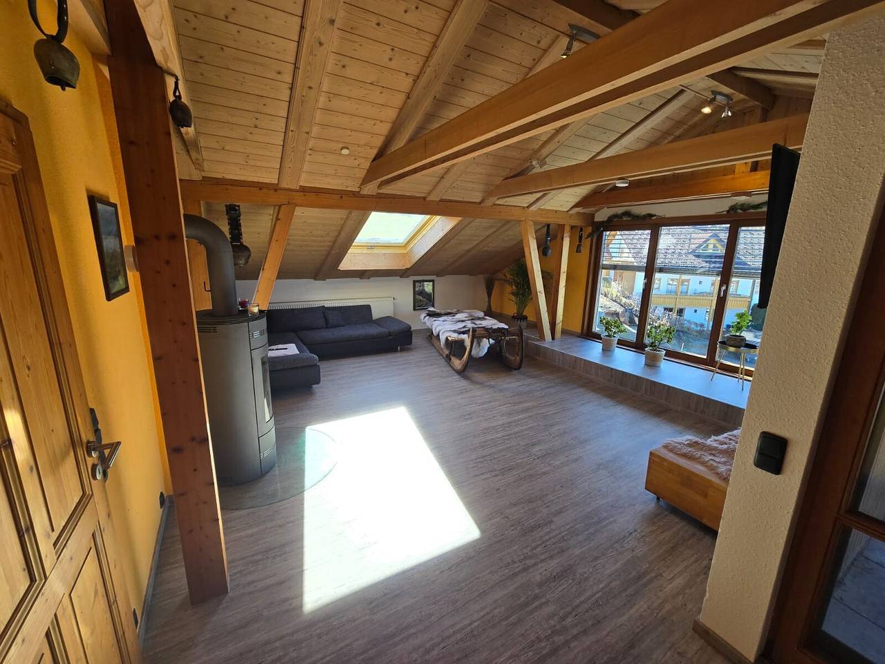 Entire apartment, Apartment "Weitsicht" with Mountain View, Private Terrace and Wi-Fi in Weiler-Simmerberg, Bavarian Swabia